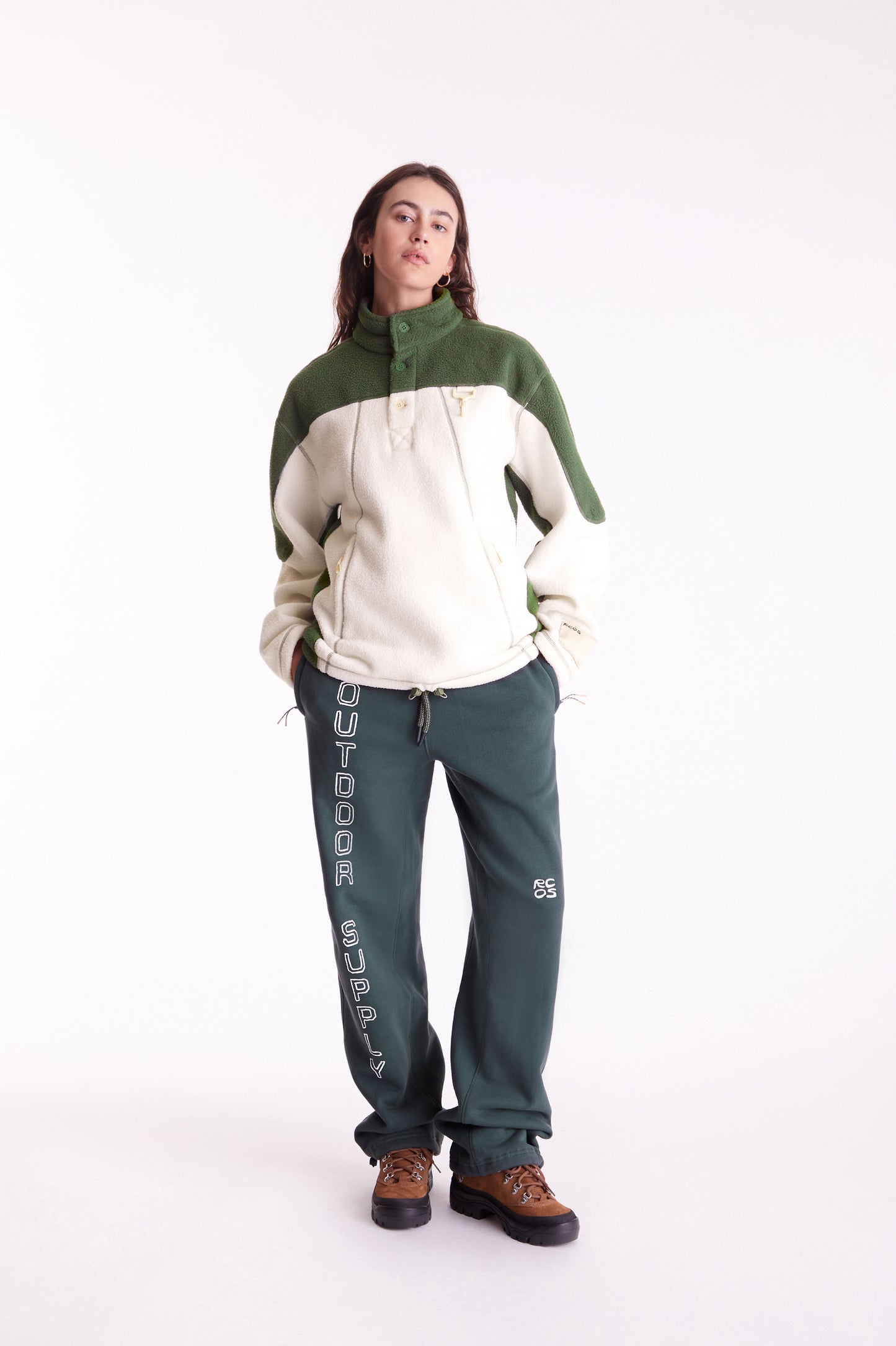Outdoor Supply Sweatpant in Forest Green