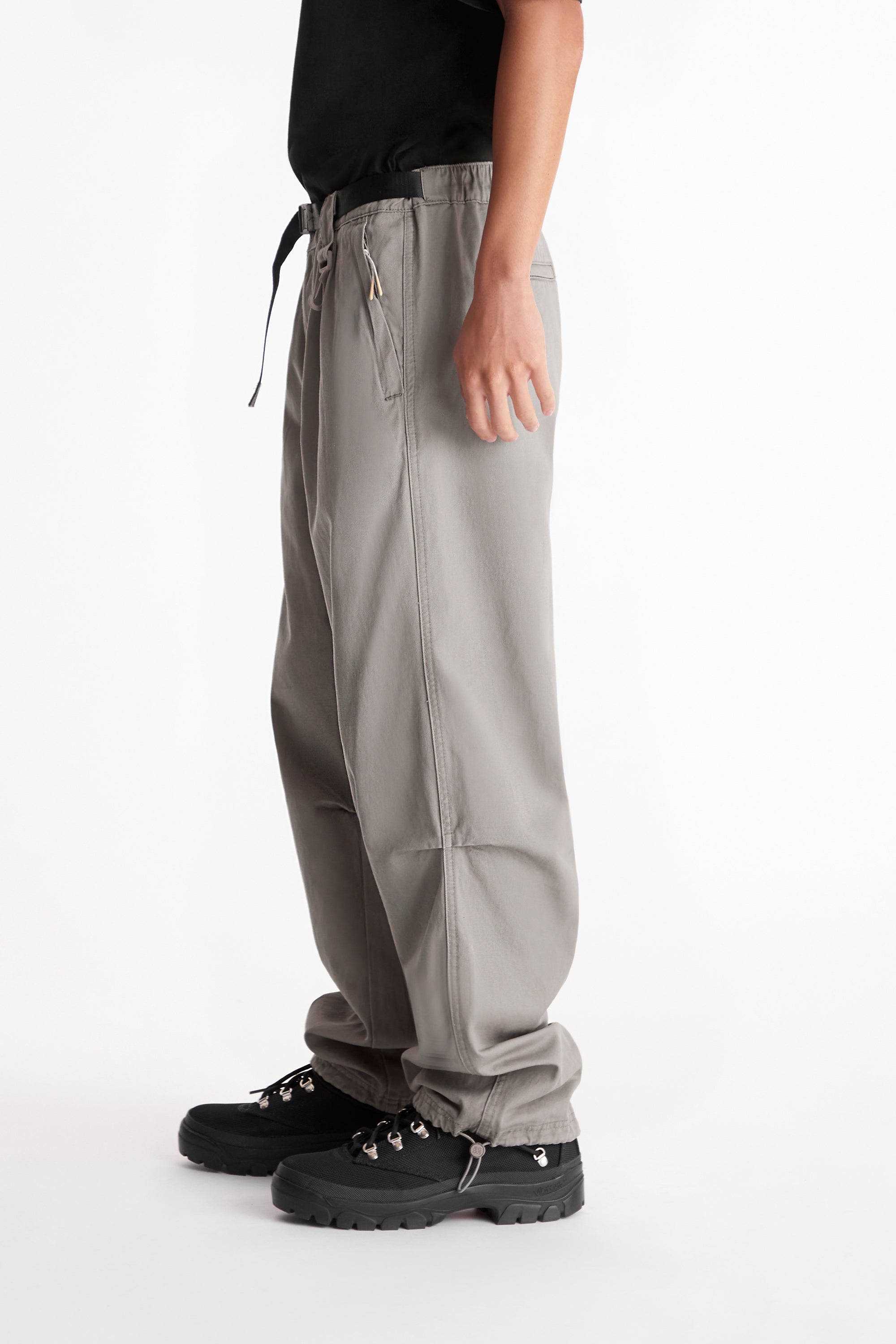 Cotton Belted Pant in Gray - 26 / Gray