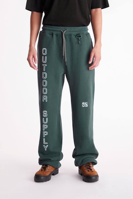 Outdoor Supply Sweatpant in Forest Green