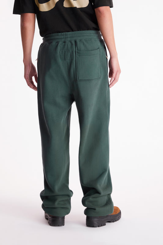 Outdoor Supply Sweatpant in Forest Green