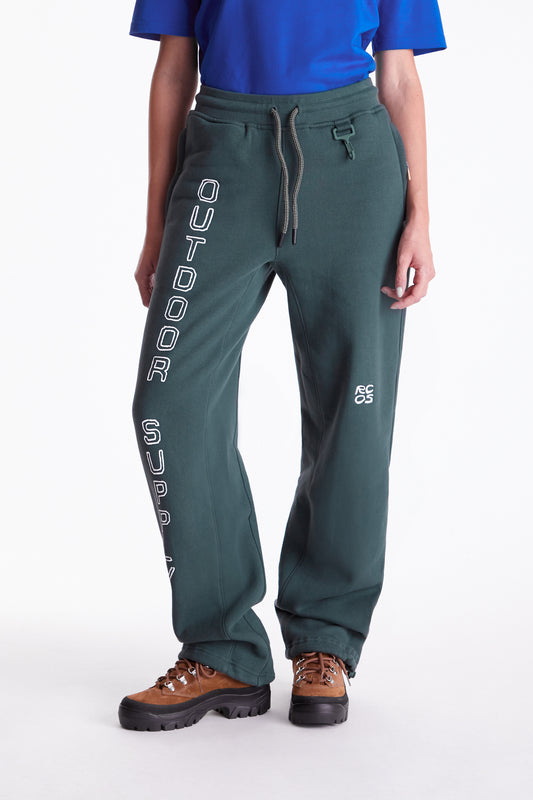 Outdoor Supply Sweatpant in Forest Green