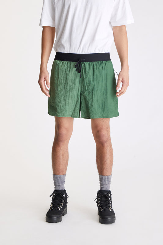 2-In-1 Running Short in Gradient Green