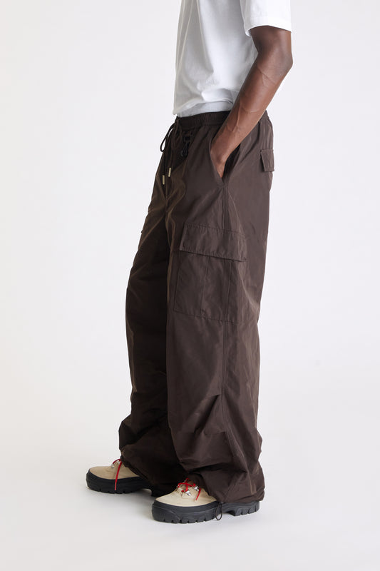 Parachute Pant in Brown